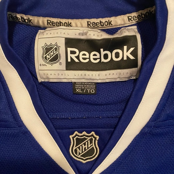Reebok NHL Vancouver Canucks Hockey Jersey - Picture 3 of 4